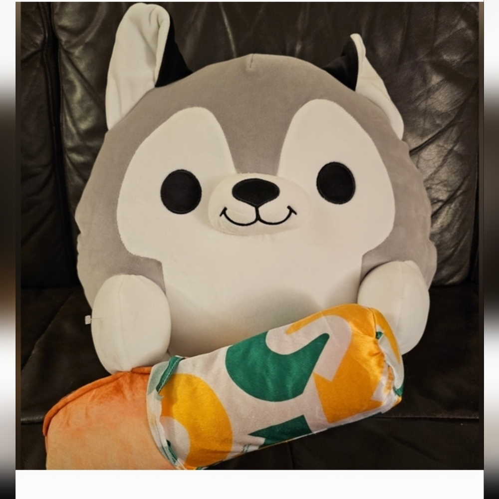 NWT 14” Nigel the Husky Dog Holding a Subway Sub Sandwich Snackles by Zuru Plush